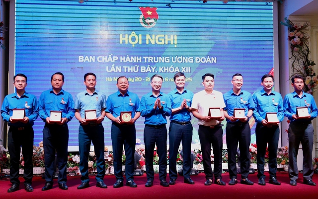 Anh Bùi Quang Huy: 'Khẩn trương sắp xếp lại cơ quan lãnh đạo của Đoàn'- Ảnh 4. Anh Bùi Quang Huy: 'Khẩn trương sắp xếp lại cơ quan lãnh đạo của Đoàn'- Ảnh 4.