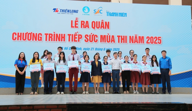 Tiếp sức để thí sinh nhẹ nhàng vượt ngàn bài thi - Ảnh 3.