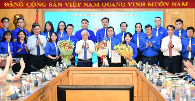 Anh Nguyễn Nhất Linh giữ chức Bí thư Đoàn Mặt trận Tổ quốc, các đoàn thể T.Ư Anh Nguyễn Nhất Linh giữ chức Bí thư Đoàn Mặt trận Tổ quốc, các đoàn thể T.Ư