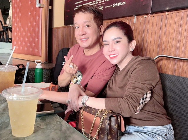 Bình Tinh tiết lộ mối quan hệ đặc biệt với nghệ sĩ Minh Nhí Bình Tinh tiết lộ mối quan hệ đặc biệt với nghệ sĩ Minh Nhí