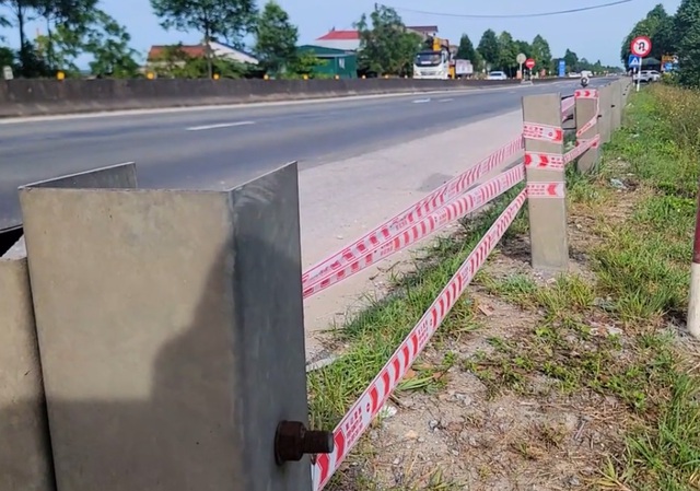 Truy tìm người tháo trộm 6 m hộ lan trên QL1A Truy tìm người tháo trộm 6 m hộ lan trên QL1A
