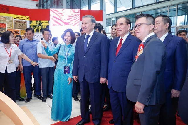 Tổng B&iacute; thư T&ocirc; L&acirc;m dự lễ kỷ niệm 100 năm Ng&agrave;y B&aacute;o ch&iacute; c&aacute;ch mạng Việt Nam- Ảnh 4.