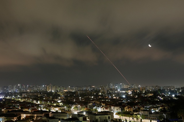 Israel tốn tiền ‘khủng’ mỗi ngày cho việc đánh chặn tên lửa Iran? Israel tốn tiền ‘khủng’ mỗi ngày cho việc đánh chặn tên lửa Iran?