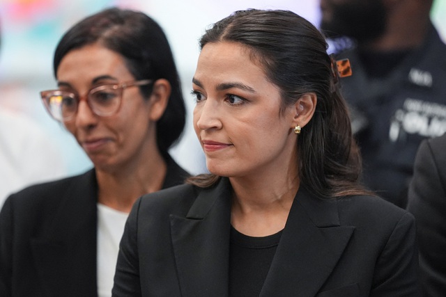 Nghị sĩ Dân chủ Mỹ đòi luận tội Tổng thống Trump sau vụ tấn công Iran Nghị sĩ Dân chủ Mỹ đòi luận tội Tổng thống Trump sau vụ tấn công Iran