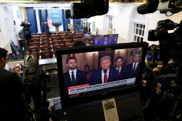 Mỹ cảnh báo công dân khắp thế giới, ông Trump tuyên bố mập mờ về Iran Mỹ cảnh báo công dân khắp thế giới, ông Trump tuyên bố mập mờ về Iran