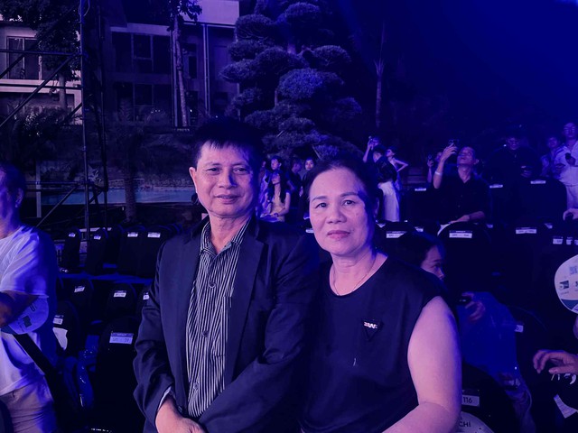 Bố mẹ Phương Linh là cán bộ về hưu, không nghĩ con gái đăng quang hoa hậu- Ảnh 2. Bố mẹ Phương Linh là cán bộ về hưu, không nghĩ con gái đăng quang hoa hậu- Ảnh 2.