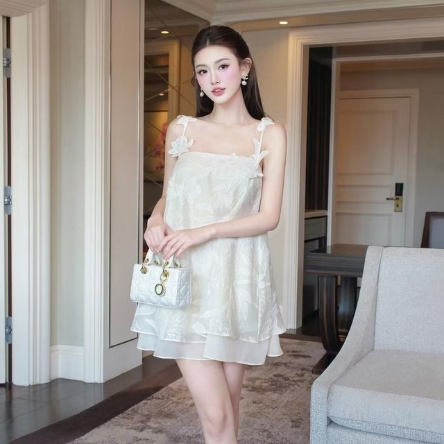 Diện trang phục tiểu thư ngày hè ‘đốn tim’ mọi ánh nhìn- Ảnh 5.