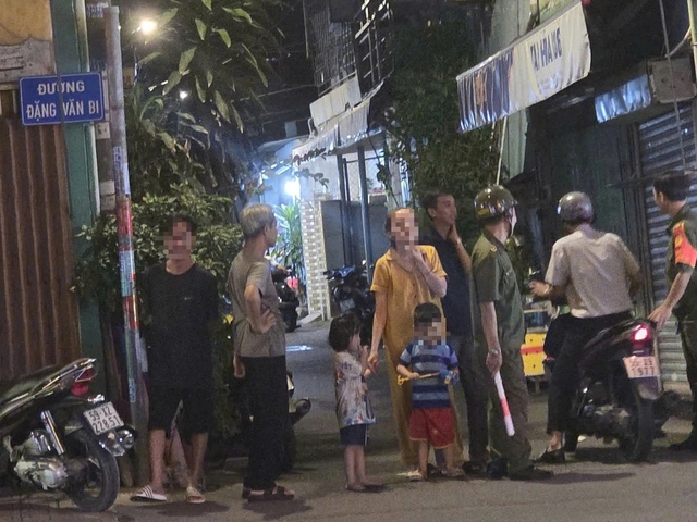 TP.HCM: Phát hiện 1 người tử vong trong tình trạng lõa thể TP.HCM: Phát hiện 1 người tử vong trong tình trạng lõa thể