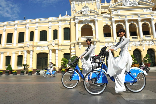 Hiến kế phát triển du lịch, khám phá văn hóa qua tà áo dài Việt Nam- Ảnh 2.