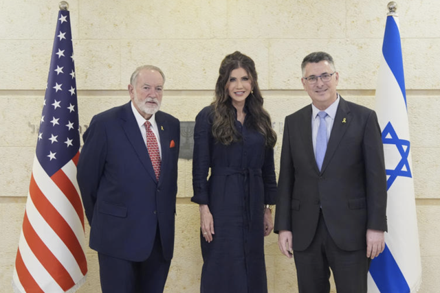 Tổng thống Trump thông báo Mỹ tấn công ba nhà máy hạt nhân Iran - Ảnh 1.