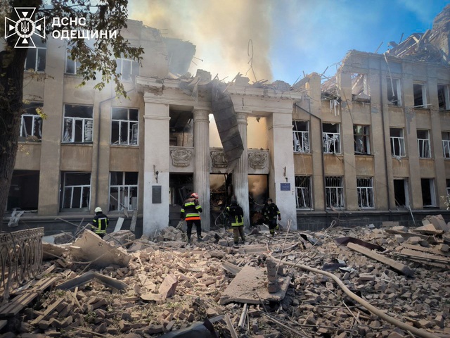 Chiến sự Ukraine ngày 1.216: Nga tấn công dữ dội trước thềm hội nghị thượng đỉnh NATO Chiến sự Ukraine ngày 1.216: Nga tấn công dữ dội trước thềm hội nghị thượng đỉnh NATO