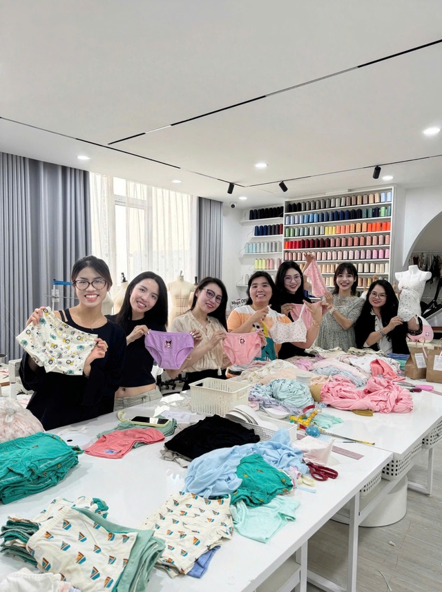 Lan tỏa trên mạng xã hội: Cùng may nội y tặng trẻ em vùng cao Lan tỏa trên mạng xã hội: Cùng may nội y tặng trẻ em vùng cao
