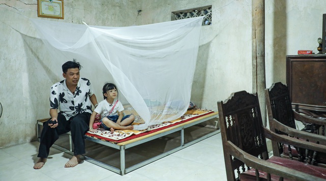 Trung Ruồi, Duy Hưng, Thái Hòa, Neko Lê làm nông dân, dạy con về lòng biết ơn Trung Ruồi, Duy Hưng, Thái Hòa, Neko Lê làm nông dân, dạy con về lòng biết ơn