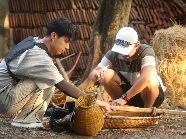 Trung Ruồi, Duy Hưng, Thái Hòa, Neko Lê làm nông dân, dạy con về lòng biết ơn- Ảnh 2. Trung Ruồi, Duy Hưng, Thái Hòa, Neko Lê làm nông dân, dạy con về lòng biết ơn- Ảnh 2.