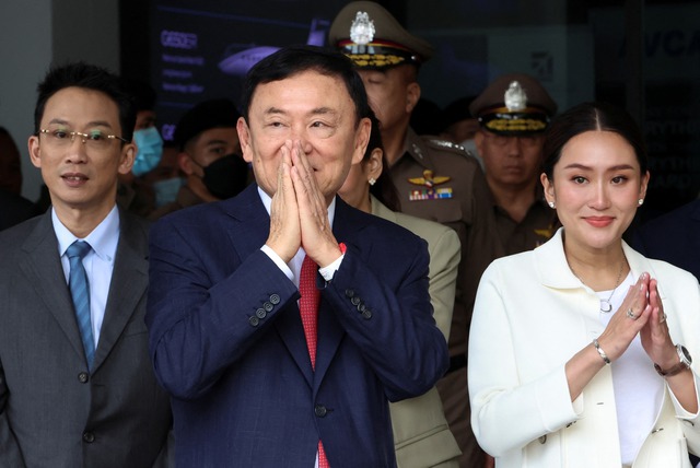 5 bác sĩ bị điều tra về nghi vấn giúp cựu Thủ tướng Thaksin tránh ở tù - Ảnh 1.