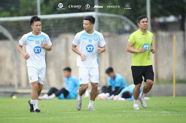 Người hùng thầm lặng phía sau chức vô địch V-League của Nam Định: Không có anh ấy, thì…- Ảnh 3. Người hùng thầm lặng phía sau chức vô địch V-League của Nam Định: Không có anh ấy, thì…- Ảnh 3.