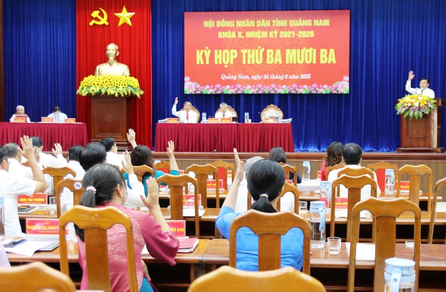 Chủ tịch UBND tỉnh Quảng Nam và 6 người khác thôi làm đại biểu HĐND tỉnh Chủ tịch UBND tỉnh Quảng Nam và 6 người khác thôi làm đại biểu HĐND tỉnh
