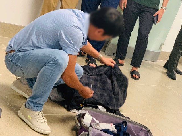 Đùa có bom, nam hành khách từ Malaysia về Nội Bài bị phạt 4 triệu Đùa có bom, nam hành khách từ Malaysia về Nội Bài bị phạt 4 triệu