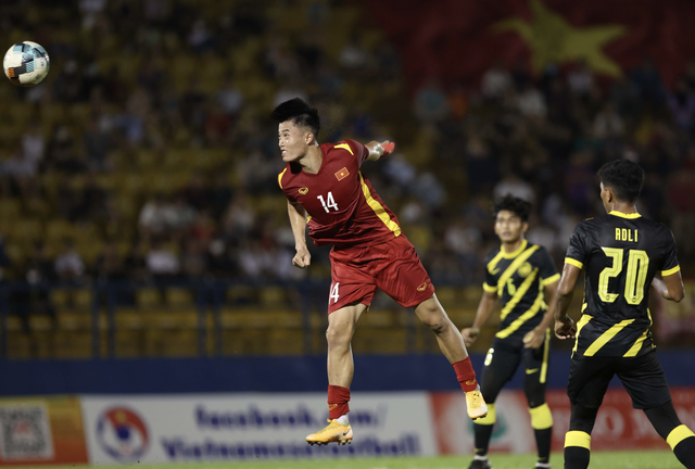 U.23 Việt Nam độc đáo hiếm thấy: Không có trung phong, thầy Kim xử trí thế nào?- Ảnh 2. U.23 Việt Nam độc đáo hiếm thấy: Không có trung phong, thầy Kim xử trí thế nào?- Ảnh 2.
