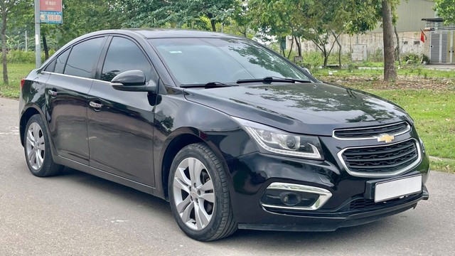 3 ô tô cũ bền dáng, giá khoảng 250 triệu đồng 3 ô tô cũ bền dáng, giá khoảng 250 triệu đồng