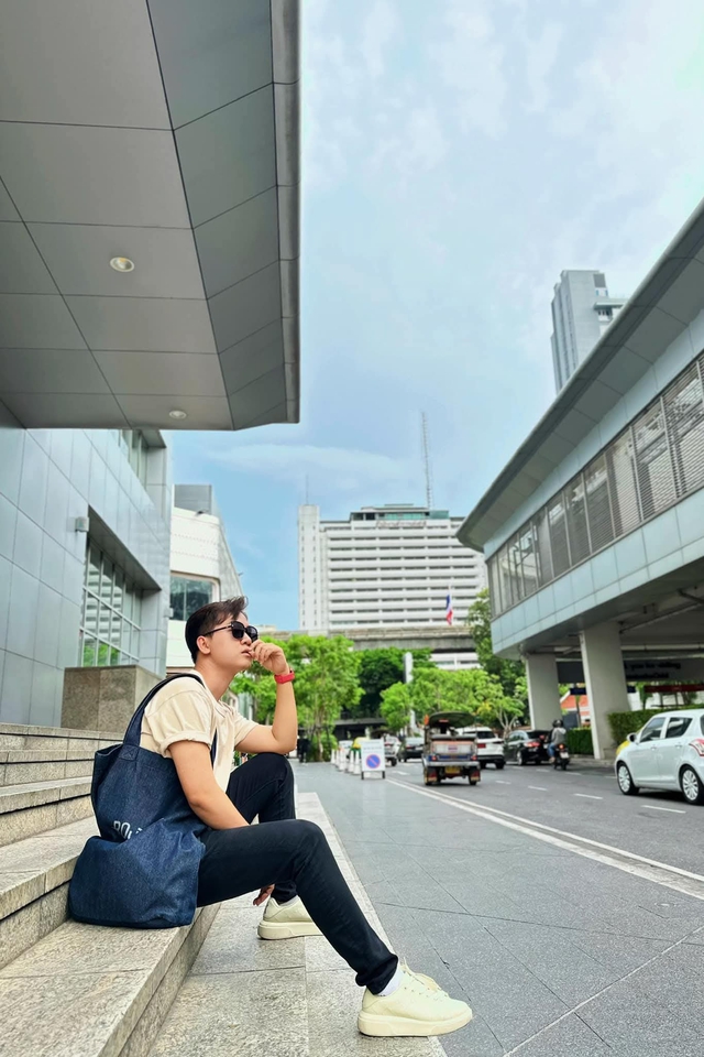 Phong cách thời trang của BTV nằm trong top 50 Nhà báo trẻ tiêu biểu 2025 - Ảnh 6. Phong cách thời trang của BTV nằm trong top 50 Nhà báo trẻ tiêu biểu 2025 - Ảnh 6.