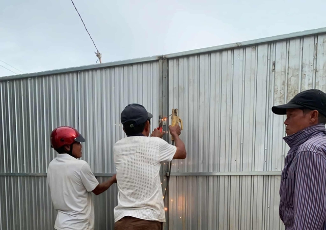Cà Mau: Đường dân sinh bị dự án nhà ở xã hội rào chắn Cà Mau: Đường dân sinh bị dự án nhà ở xã hội rào chắn
