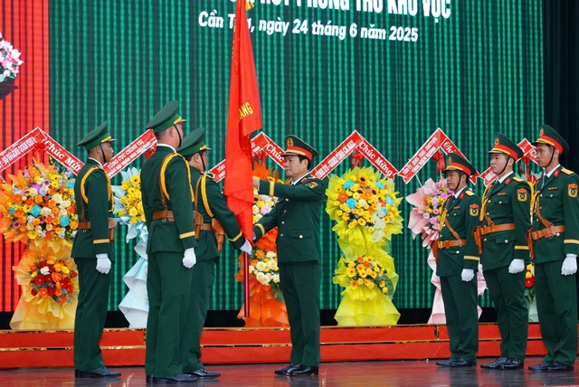 Quân khu 9 công bố sáp nhập các cơ quan quân sự ở miền Tây- Ảnh 1. Quân khu 9 công bố sáp nhập các cơ quan quân sự ở miền Tây- Ảnh 1.