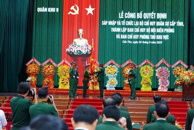 Quân khu 9 công bố sáp nhập các cơ quan quân sự ở miền Tây- Ảnh 2. Quân khu 9 công bố sáp nhập các cơ quan quân sự ở miền Tây- Ảnh 2.