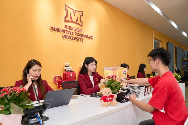 Đại học Công nghệ Miền Đông áp dụng chính sách vay học phí không lãi suất  - Ảnh 1.