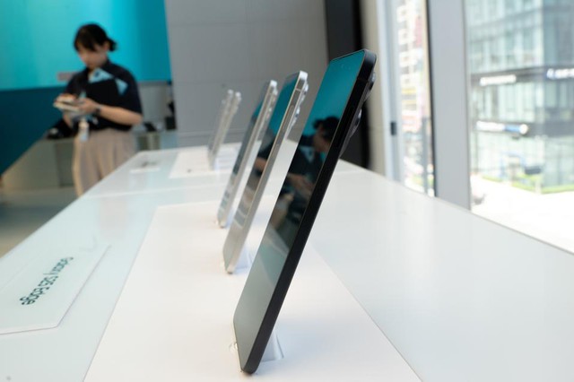 Ưu thế của Galaxy S so với iPhone ngày một thu hẹp - Ảnh 1.
