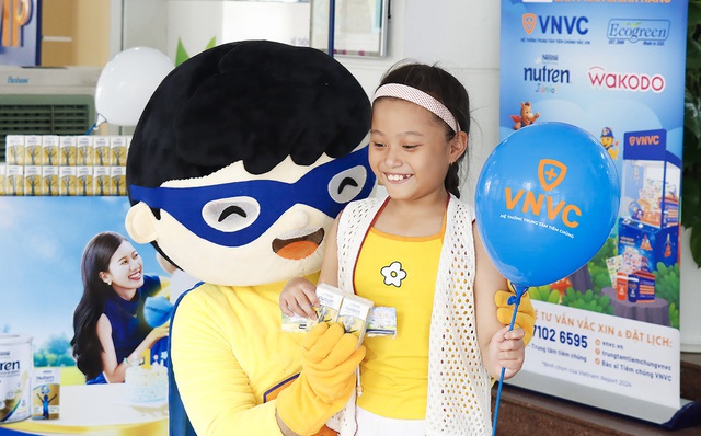 VNVC cùng thương hiệu dinh dưỡng quốc tế phục vụ cộng đồng trong bối cảnh ‘nóng’- Ảnh 2. VNVC cùng thương hiệu dinh dưỡng quốc tế phục vụ cộng đồng trong bối cảnh ‘nóng’- Ảnh 2.