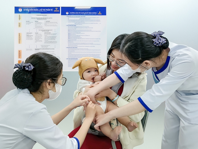 VNVC cùng thương hiệu dinh dưỡng quốc tế phục vụ cộng đồng trong bối cảnh ‘nóng’- Ảnh 4. VNVC cùng thương hiệu dinh dưỡng quốc tế phục vụ cộng đồng trong bối cảnh ‘nóng’- Ảnh 4.