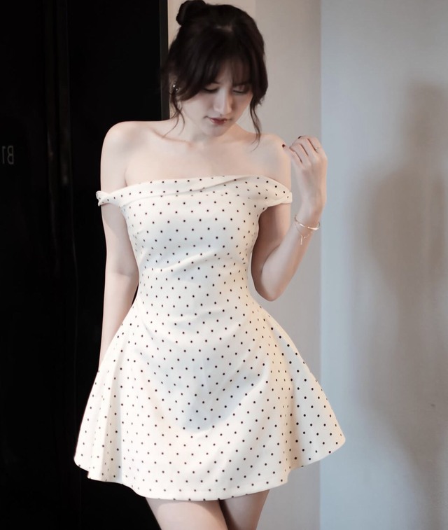 Váy chấm bi là ‘chân ái’ cho cô nàng nữ tính - Ảnh 6.