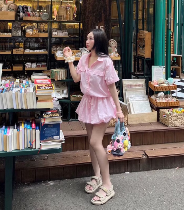 Lựa chọn jumpsuit cho nàng yêu vẻ đẹp thanh lịch và thời thượng- Ảnh 6.