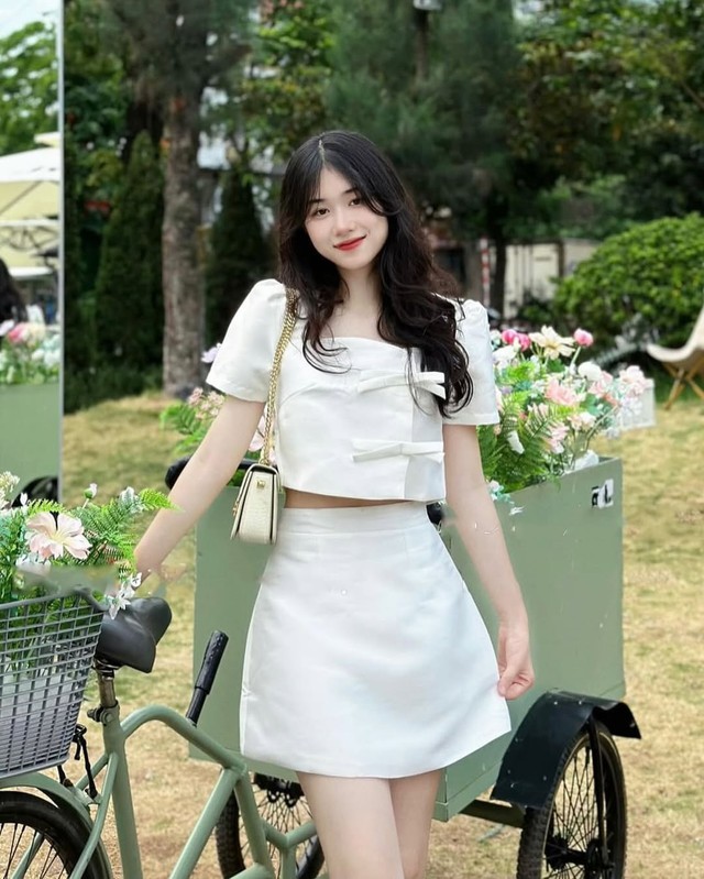Váy tafta, biểu tượng của vẻ đẹp nữ tính và kiêu sa- Ảnh 8. Váy tafta, biểu tượng của vẻ đẹp nữ tính và kiêu sa- Ảnh 8.