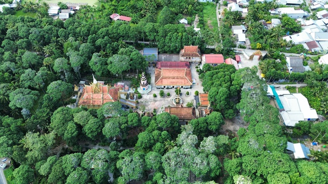 Những ngôi chùa độc đáo ở miền Tây: Nơi 'an cư' của chim cò quý hiếm- Ảnh 6. Những ngôi chùa độc đáo ở miền Tây: Nơi 'an cư' của chim cò quý hiếm- Ảnh 6.