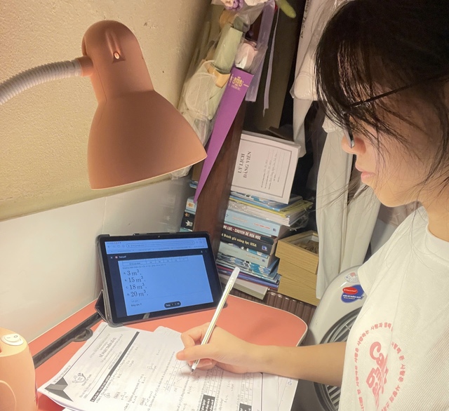 Sĩ tử hồi hộp bước vào kỳ thi tốt nghiệp THPT đổi mới Sĩ tử hồi hộp bước vào kỳ thi tốt nghiệp THPT đổi mới