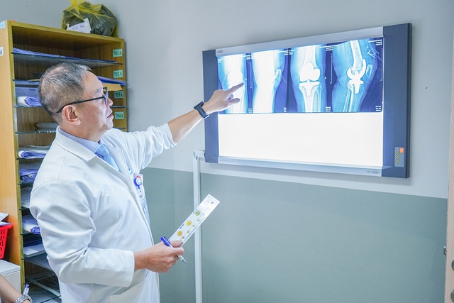 Thoái hóa khớp gối không còn là bệnh của người già - Ảnh 3. Thoái hóa khớp gối không còn là bệnh của người già - Ảnh 3.