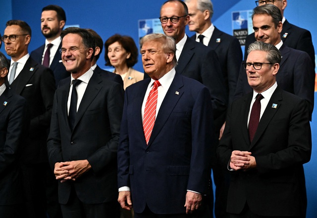 NATO đồng ý tăng mạnh chi tiêu quốc phòng sau áp lực từ ông Trump NATO đồng ý tăng mạnh chi tiêu quốc phòng sau áp lực từ ông Trump