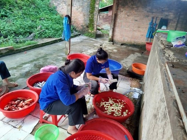 Hỗ trợ thí sinh vùng sâu tại Kon Tum: Chỗ ở và bữa ăn miễn phí - Ảnh 2. Hỗ trợ thí sinh vùng sâu tại Kon Tum: Chỗ ở và bữa ăn miễn phí - Ảnh 2.