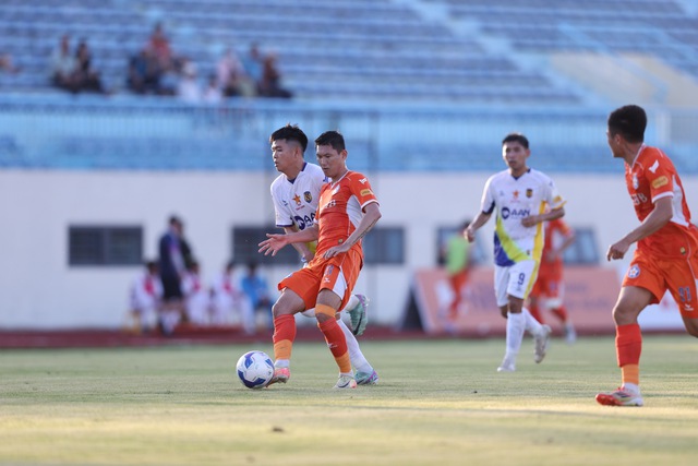 Người cũ ở U.19 Việt Nam có thể cản 'mộng' V-League của Công Phượng và Bình Phước- Ảnh 2. Người cũ ở U.19 Việt Nam có thể cản 'mộng' V-League của Công Phượng và Bình Phước- Ảnh 2.