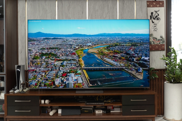 Trải nghiệm các tiện ích thông minh trên mẫu TV TCL C8K