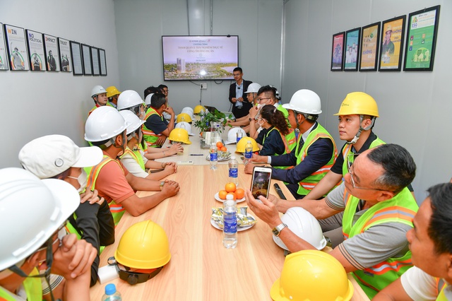 Cư dân tương lai The Emerald 68 lần đầu mục sở thị tổ ấm đang hình thành- Ảnh 2. Cư dân tương lai The Emerald 68 lần đầu mục sở thị tổ ấm đang hình thành- Ảnh 2.