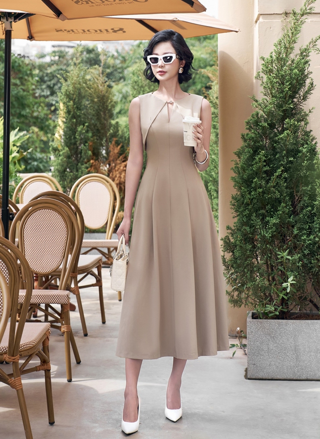 Mặc đẹp cả tuần cùng bộ ba váy dài, quần ống rộng và giày cao gót- Ảnh 5. Mặc đẹp cả tuần cùng bộ ba váy dài, quần ống rộng và giày cao gót- Ảnh 5.