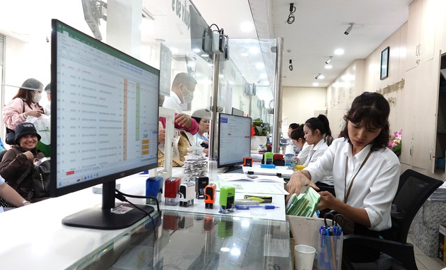 Cán bộ, công chức Bà Rịa – Vũng Tàu lên TP.HCM làm việc từ 5 giờ 10 Cán bộ, công chức Bà Rịa – Vũng Tàu lên TP.HCM làm việc từ 5 giờ 10