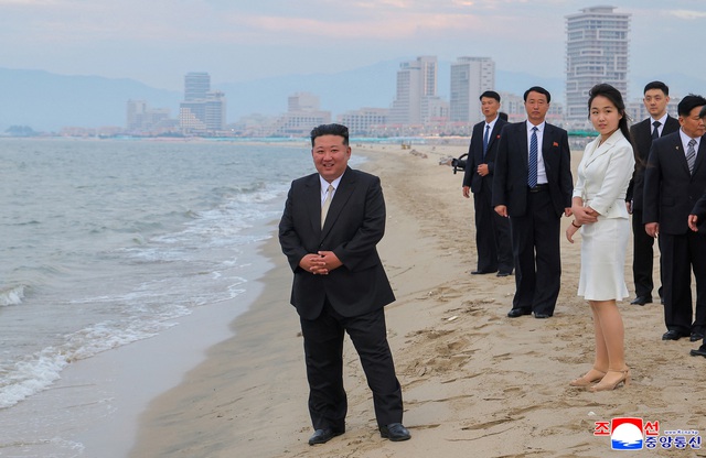 Triều Tiên khánh thành khu du lịch Wonsan Kalma Với sức chứa 20 . 000 Người - Ảnh 4. Triều Tiên khánh thành khu du lịch Wonsan Kalma Với sức chứa 20 . 000 Người - Ảnh 4.