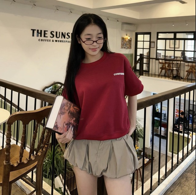 'Chạm' vào chất riêng với áo thun boxy đầy phong cách- Ảnh 3. 'Chạm' vào chất riêng với áo thun boxy đầy phong cách- Ảnh 3.