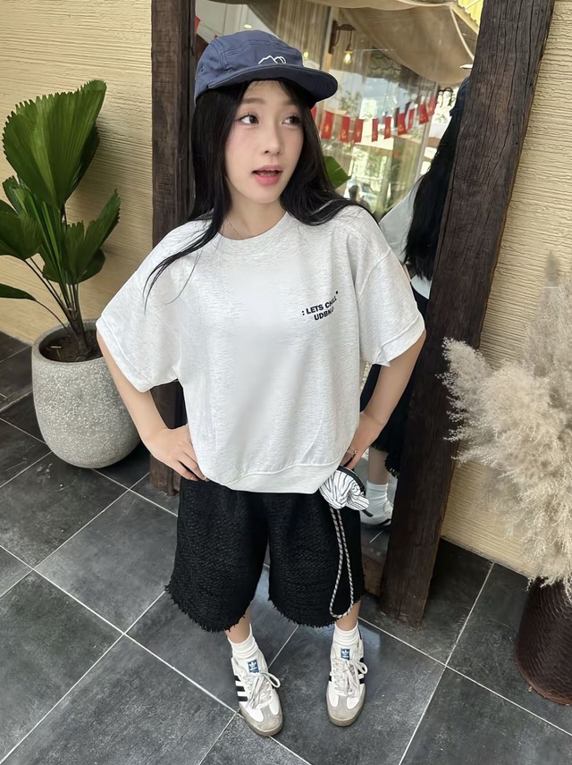 'Chạm' vào chất riêng với áo thun boxy đầy phong cách- Ảnh 5. 'Chạm' vào chất riêng với áo thun boxy đầy phong cách- Ảnh 5.