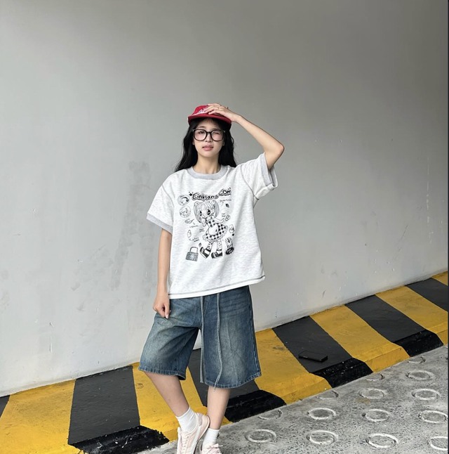 'Chạm' vào chất riêng với áo thun boxy đầy phong cách- Ảnh 6. 'Chạm' vào chất riêng với áo thun boxy đầy phong cách- Ảnh 6.