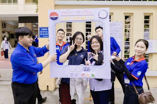 Thí sinh thêm tự tin nhờ được tiếp sức tinh thần ấn tượng Thí sinh thêm tự tin nhờ được tiếp sức tinh thần ấn tượng